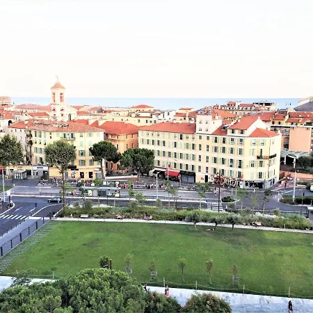Vieux - Place Rossetti *