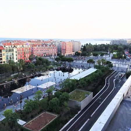 Vieux - Place Rossetti *
