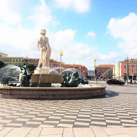 Vieux - Place Rossetti * Nice